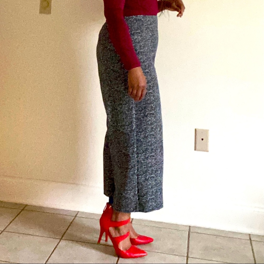 NWOT Holiday Cropped Pants